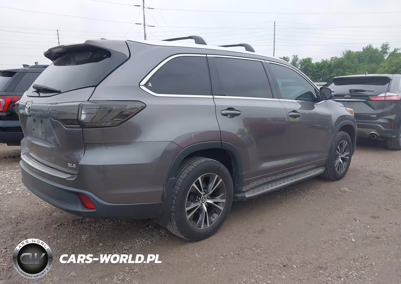 2016 Toyota Highlander Xle V6 VIN:5TDKKRFH0GS178082 - 4