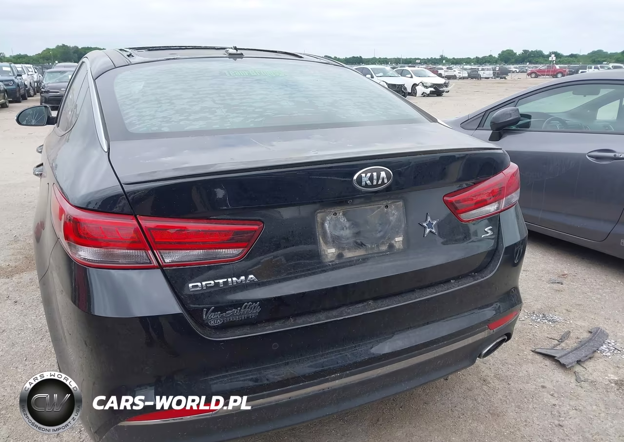2018 Kia Optima S VIN:5XXGT4L35JG228465 - 16