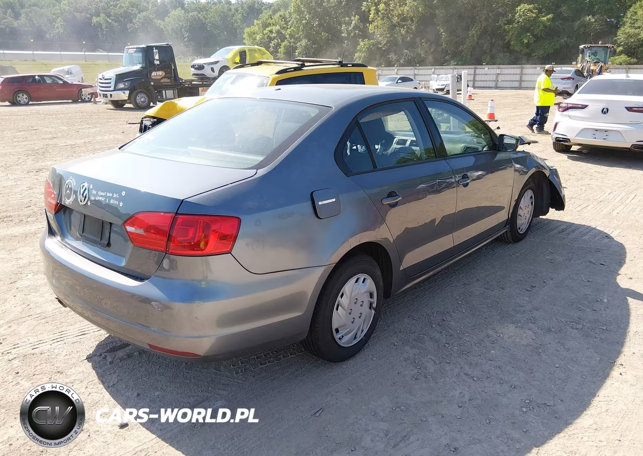 2011 Volkswagen Jetta 2.0L S VIN:3VW2K7AJXBM068970 - 4