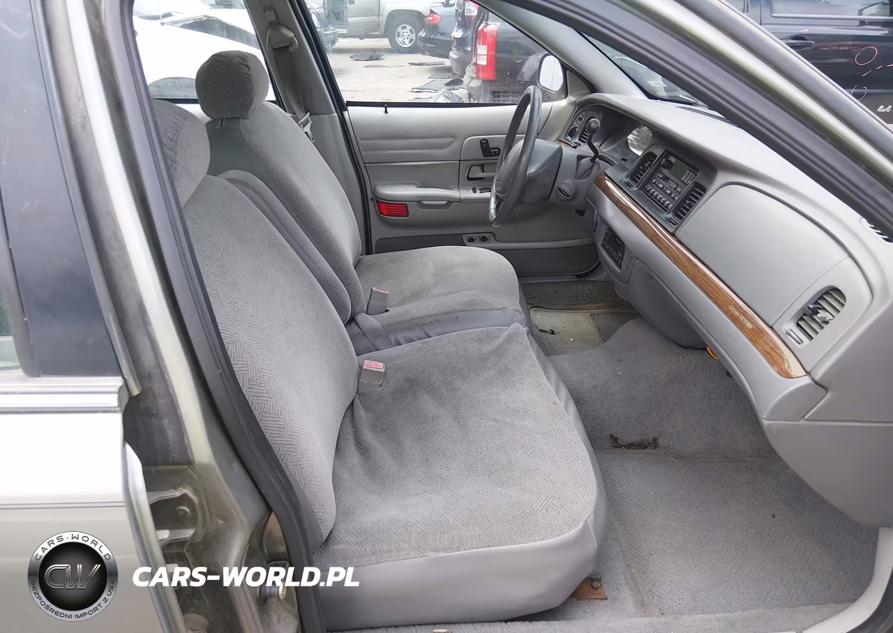 2001 Ford Crown Victoria Lx VIN:2FAFP74W41X132586 - 5