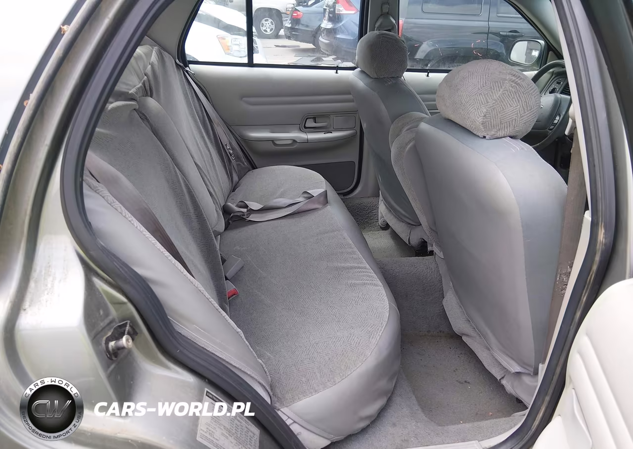 2001 Ford Crown Victoria Lx VIN:2FAFP74W41X132586 - 8