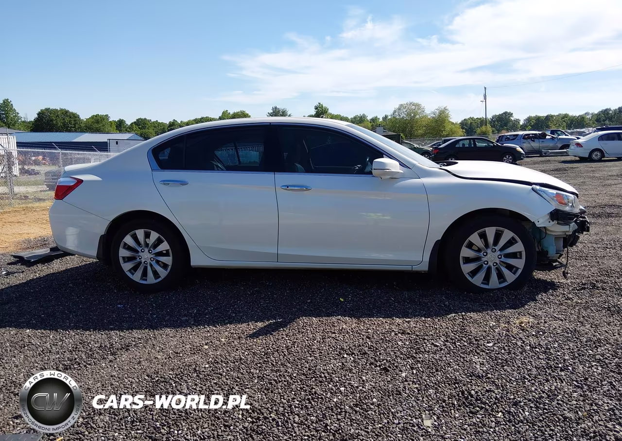 2015 Honda Accord Touring VIN:1HGCR3F92FA025237 - 14