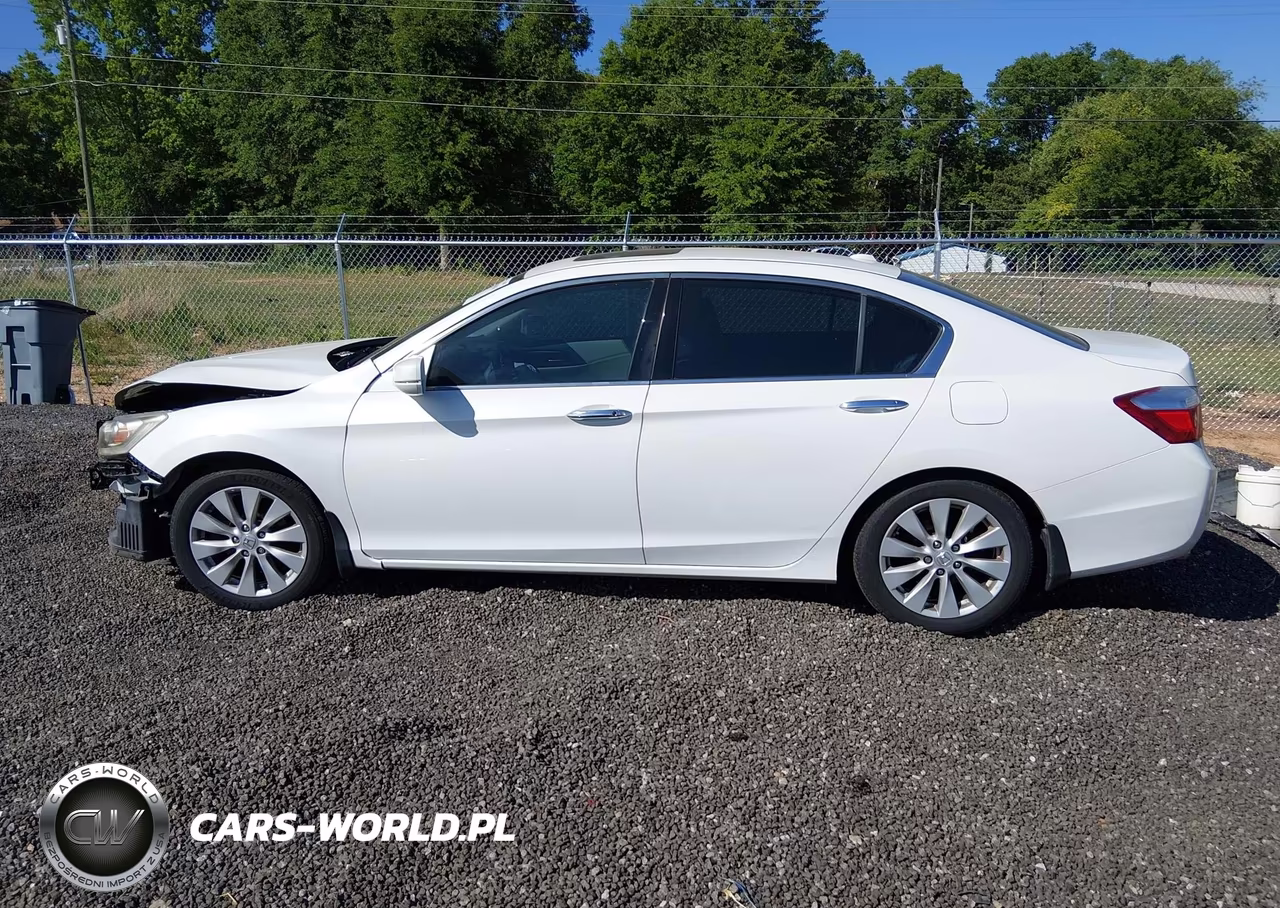 2015 Honda Accord Touring VIN:1HGCR3F92FA025237 - 15