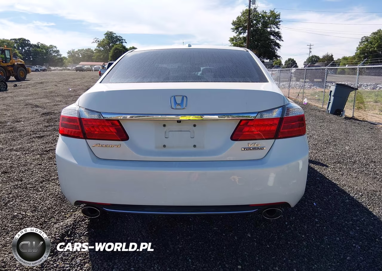 2015 Honda Accord Touring VIN:1HGCR3F92FA025237 - 17
