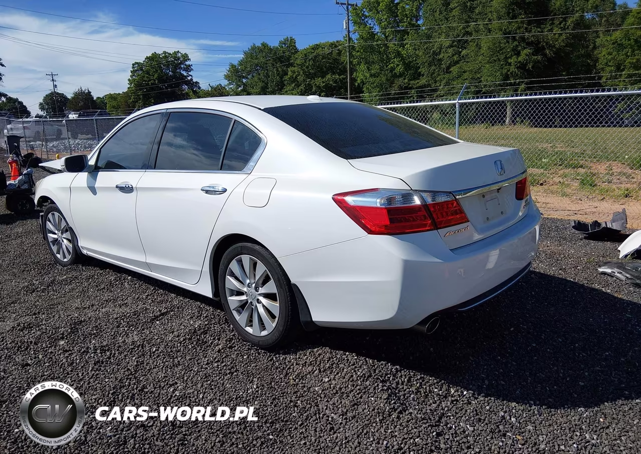2015 Honda Accord Touring VIN:1HGCR3F92FA025237 - 3