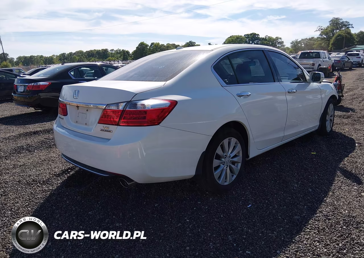 2015 Honda Accord Touring VIN:1HGCR3F92FA025237 - 4