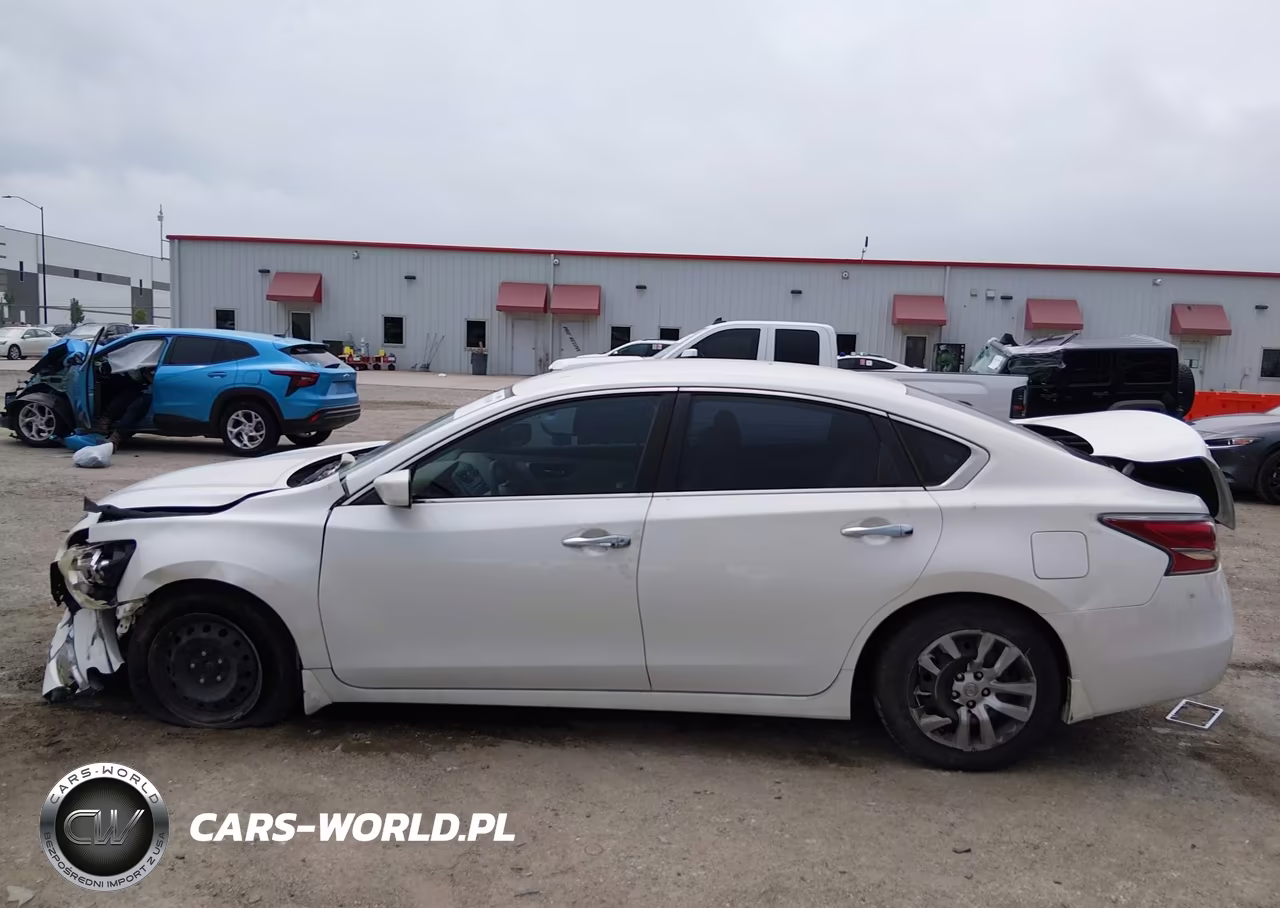 2014 Nissan Altima 2.5 S VIN:1N4AL3AP7EN388823 - 14