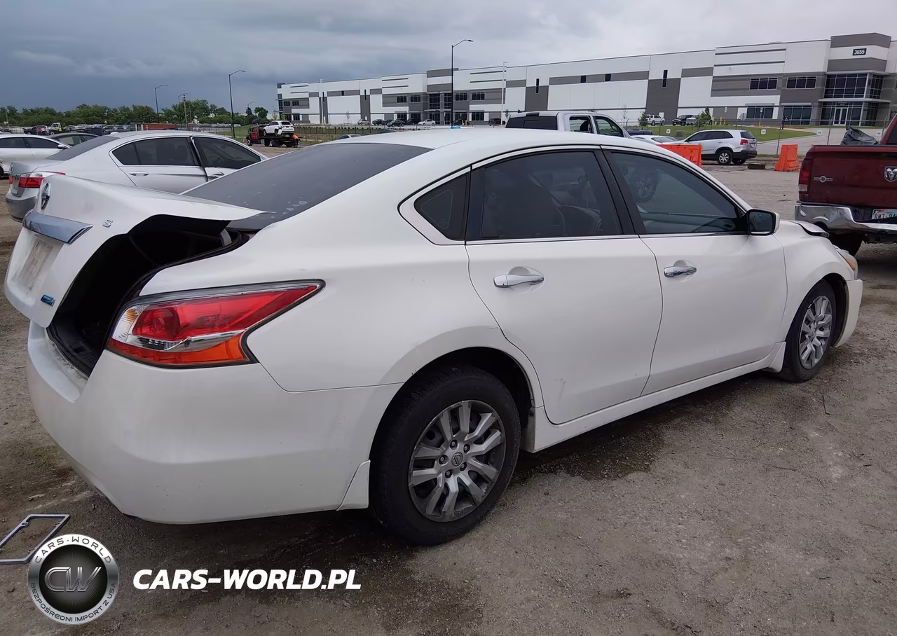 2014 Nissan Altima 2.5 S VIN:1N4AL3AP7EN388823 - 4
