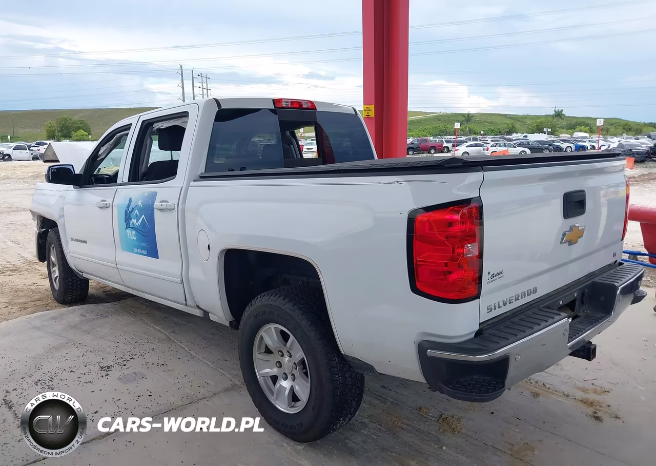 2018 Chevrolet Silverado 1500 1Lt VIN:3GCPCREC2JG518878 - 3