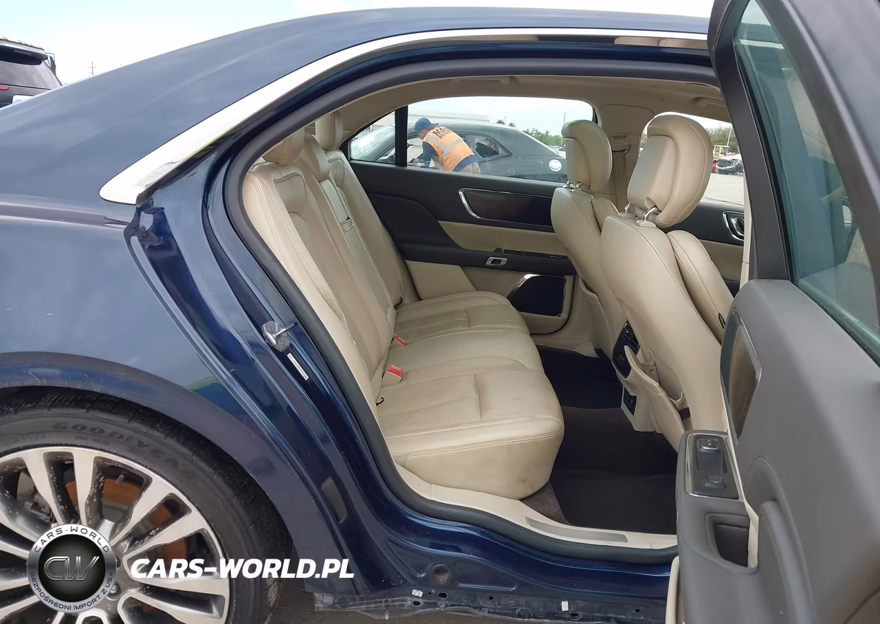 2017 Lincoln Continental Select VIN:1LN6L9TKXH5617306 - 8
