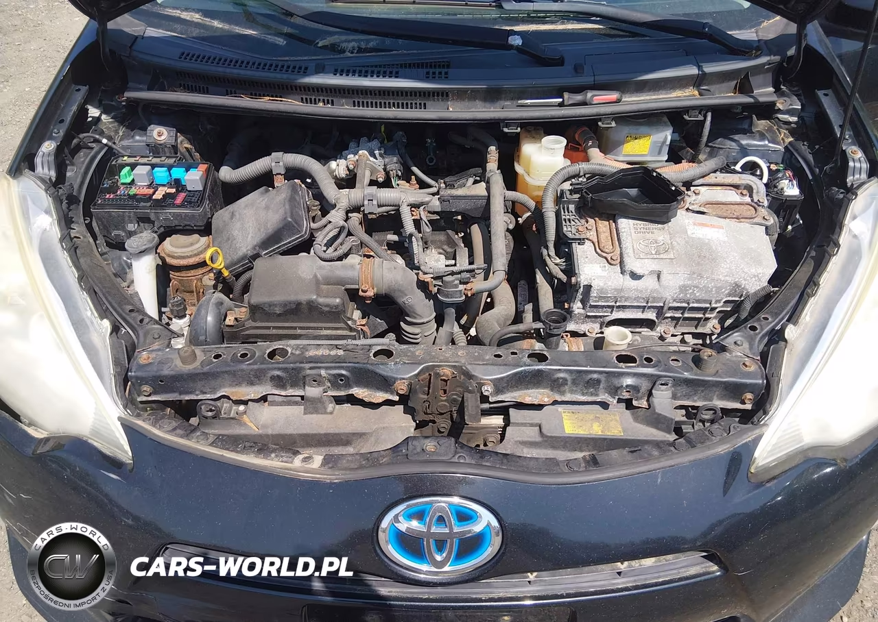2012 Toyota Prius C Two VIN:JTDKDTB33C1511058 - 10