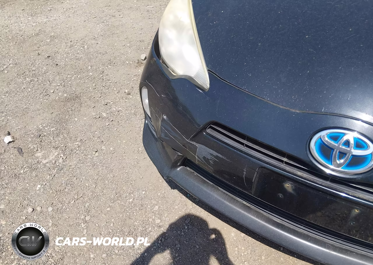 2012 Toyota Prius C Two VIN:JTDKDTB33C1511058 - 13