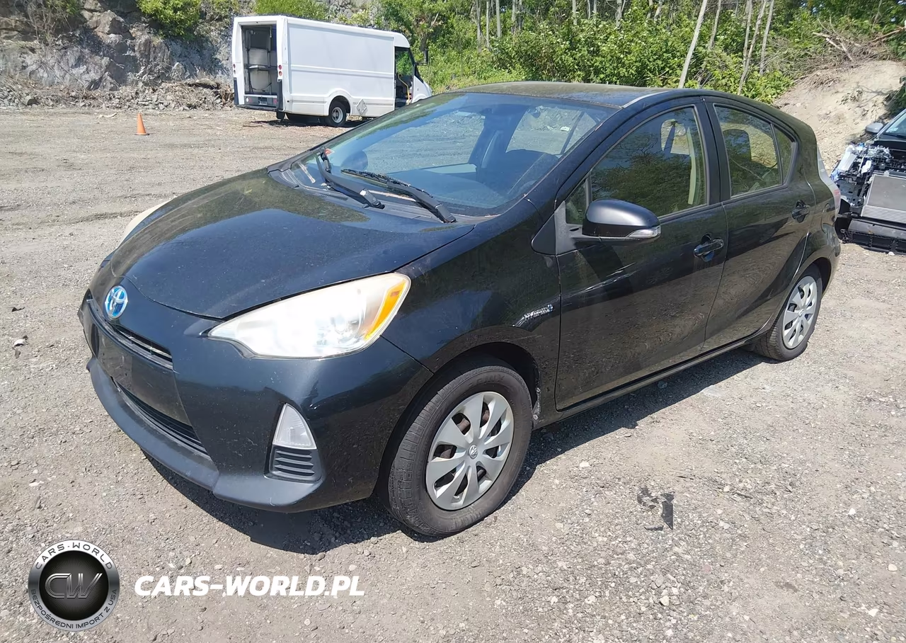 2012 Toyota Prius C Two VIN:JTDKDTB33C1511058 - 2