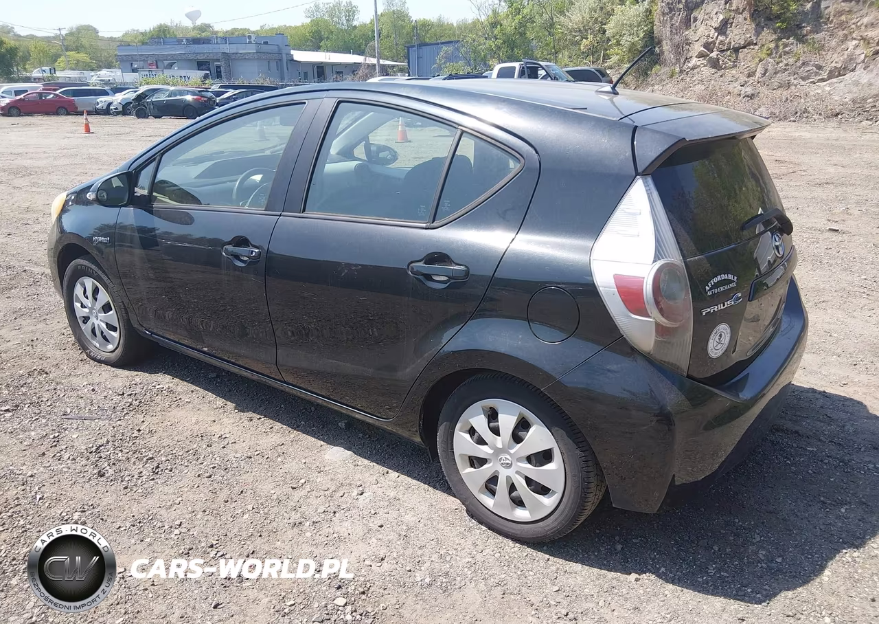 2012 Toyota Prius C Two VIN:JTDKDTB33C1511058 - 3
