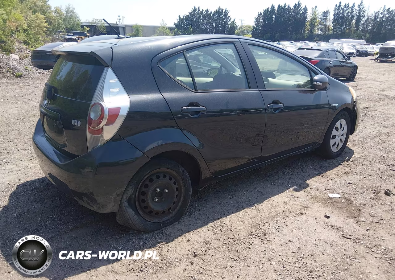 2012 Toyota Prius C Two VIN:JTDKDTB33C1511058 - 4