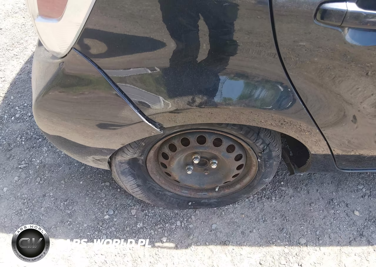 2012 Toyota Prius C Two VIN:JTDKDTB33C1511058 - 6