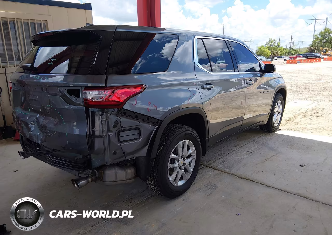 2018 Chevrolet Traverse Ls VIN:1GNERFKW3JJ246317 - 4