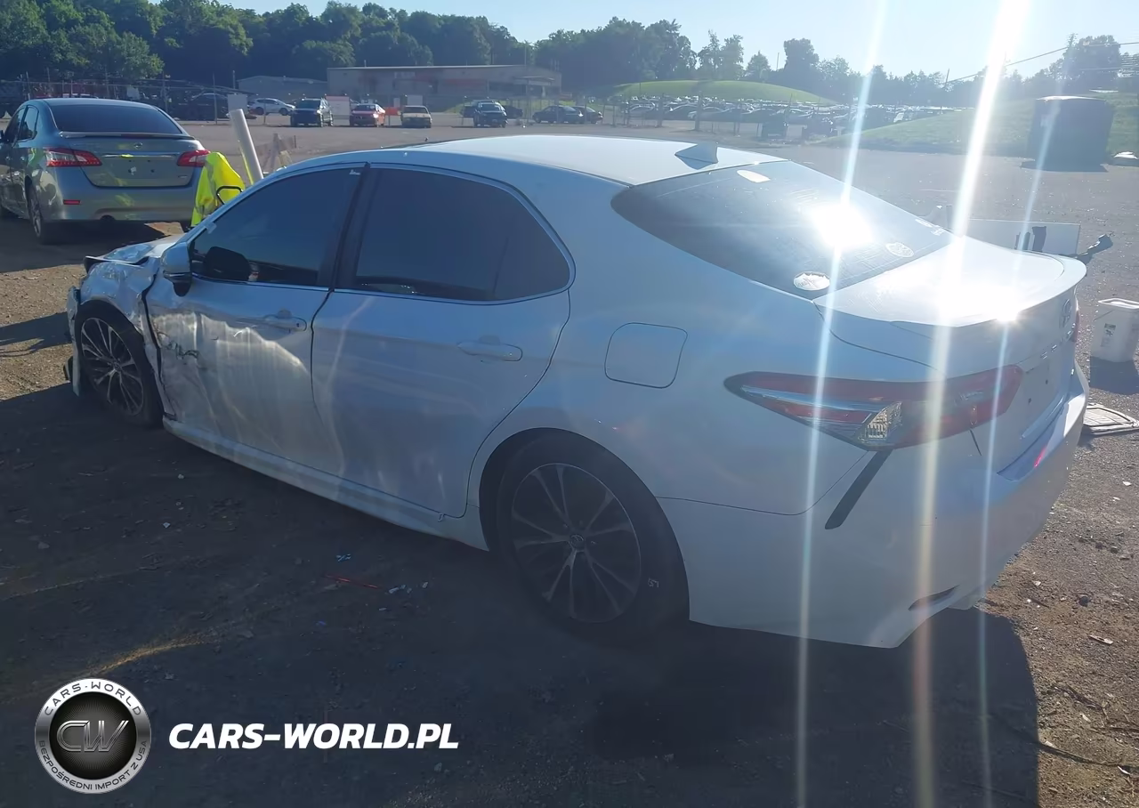 2018 Toyota Camry Se VIN:4T1B11HK6JU539343 - 3