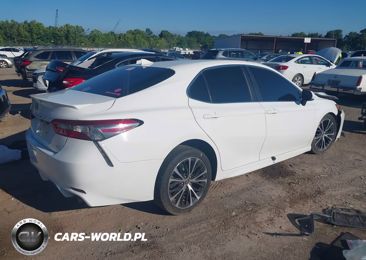 2018 Toyota Camry Se VIN:4T1B11HK6JU539343 - 4