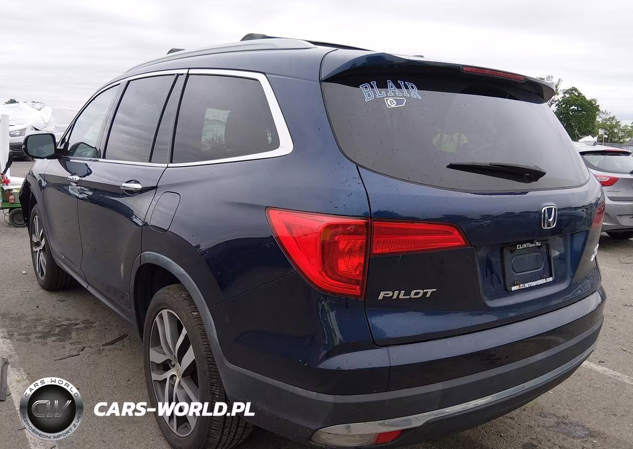 2018 Honda Pilot Elite VIN:5FNYF6H07JB000153 - 3