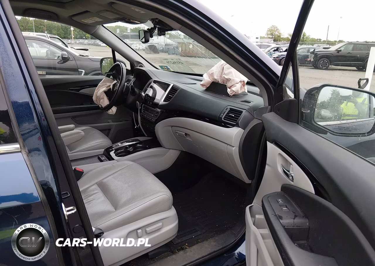 2018 Honda Pilot Elite VIN:5FNYF6H07JB000153 - 5