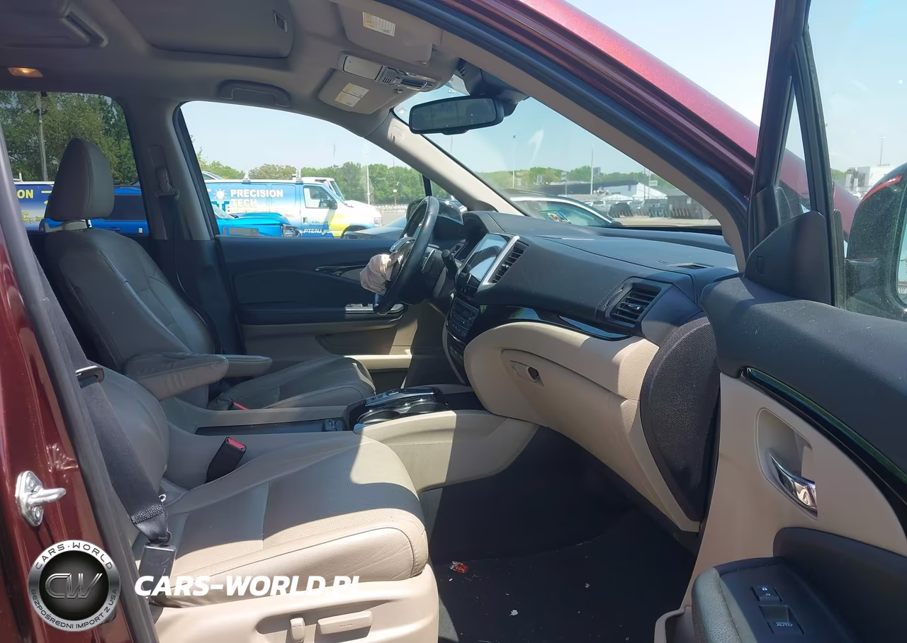 2018 Honda Pilot Elite VIN:5FNYF6H04JB016827 - 5