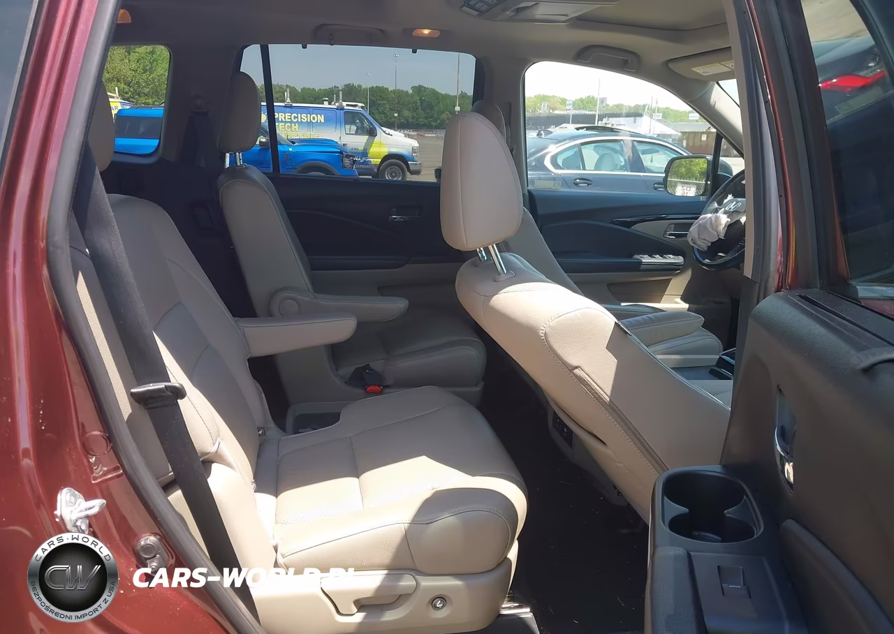 2018 Honda Pilot Elite VIN:5FNYF6H04JB016827 - 8