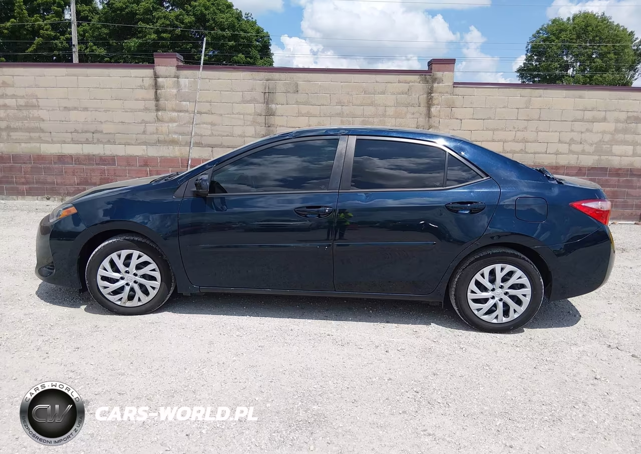 2019 Toyota Corolla Le VIN:5YFBURHE6KP918765 - 14