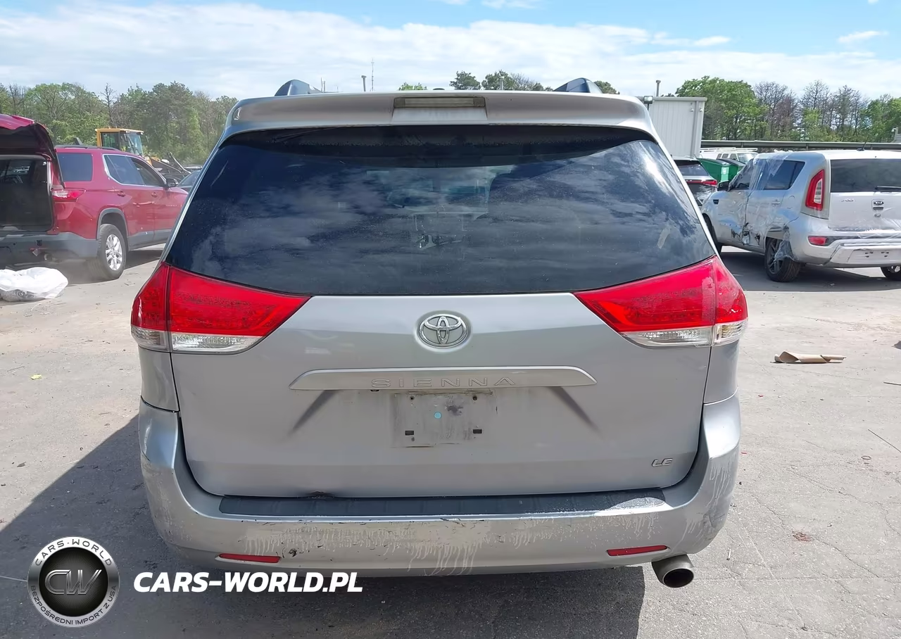 2012 Toyota Sienna Le V6 8 Passenger VIN:5TDKK3DC9CS176670 - 17