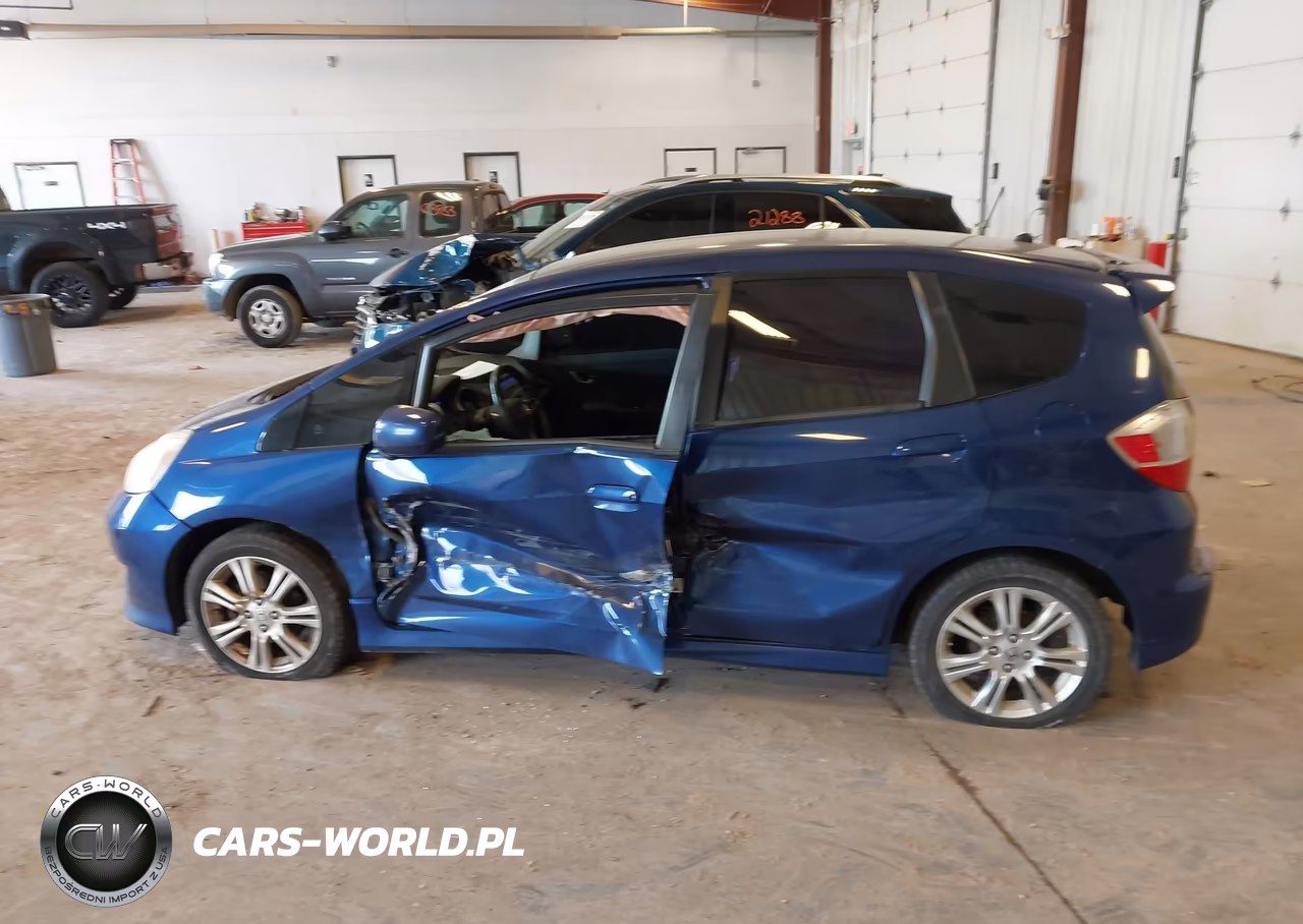 2010 Honda Fit Sport VIN:JHMGE8H4XAC024567 - 14