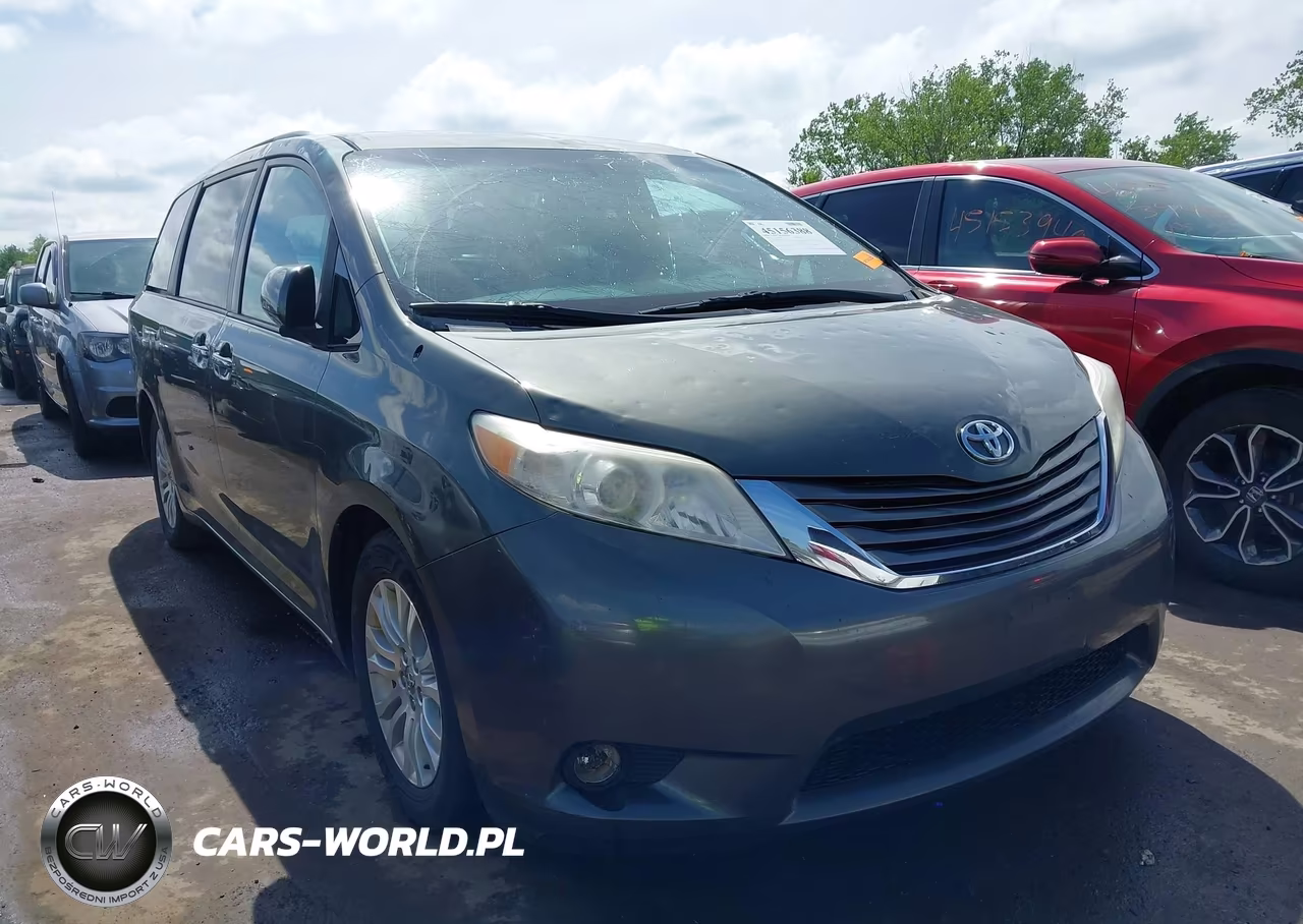 2013 Toyota Sienna Xle V6 8 Passenger – zdjęcie 1 z 16