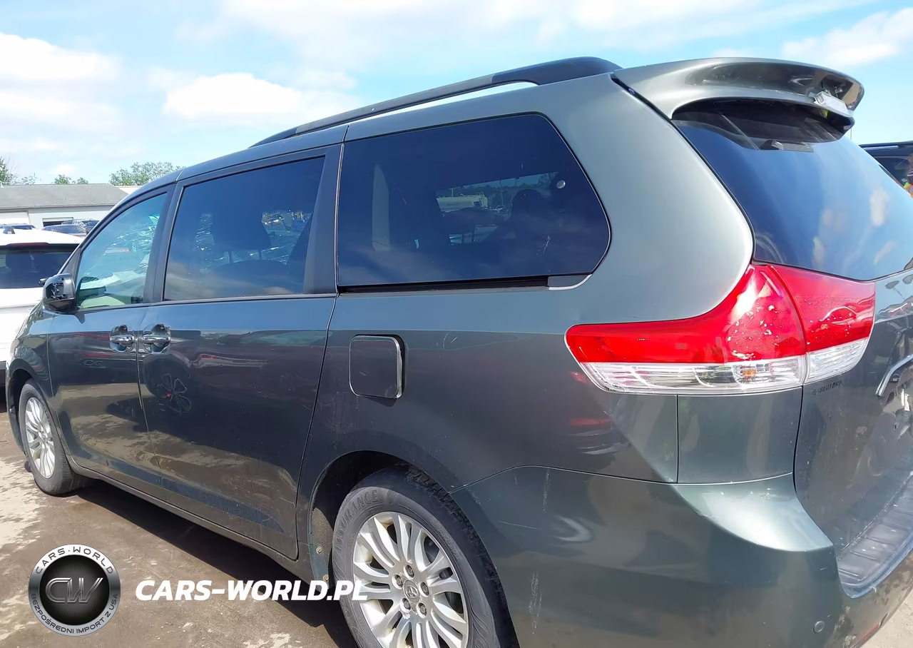 2013 Toyota Sienna Xle V6 8 Passenger VIN:5TDYK3DC0DS329707 - 14