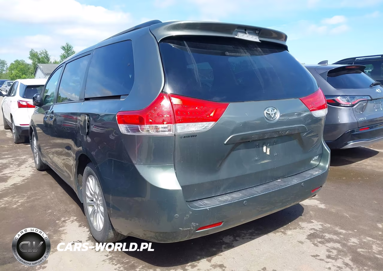 2013 Toyota Sienna Xle V6 8 Passenger VIN:5TDYK3DC0DS329707 - 3