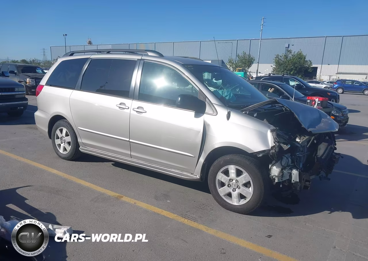 2004 Toyota Sienna Le