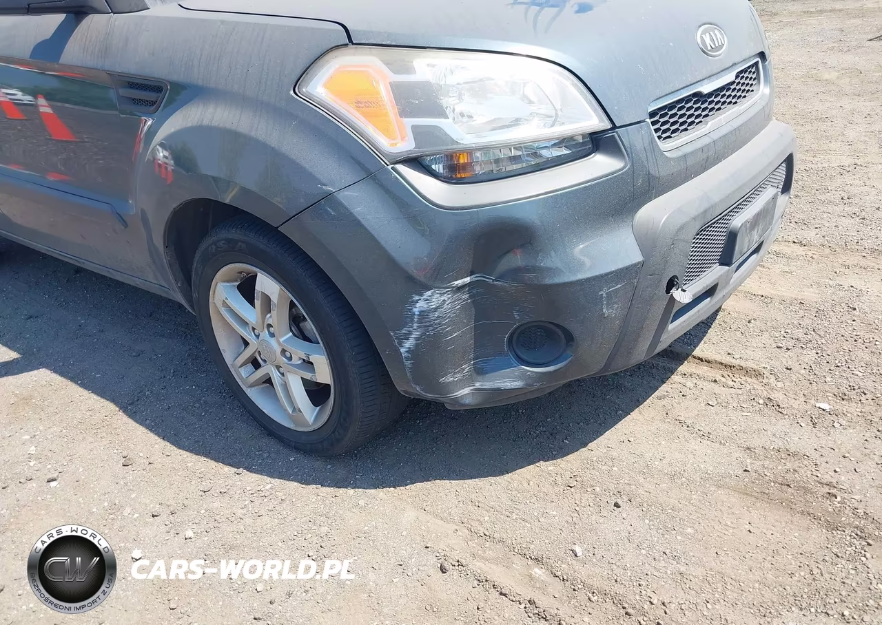2011 Kia Soul + VIN:KNDJT2A23B7272477 - 6
