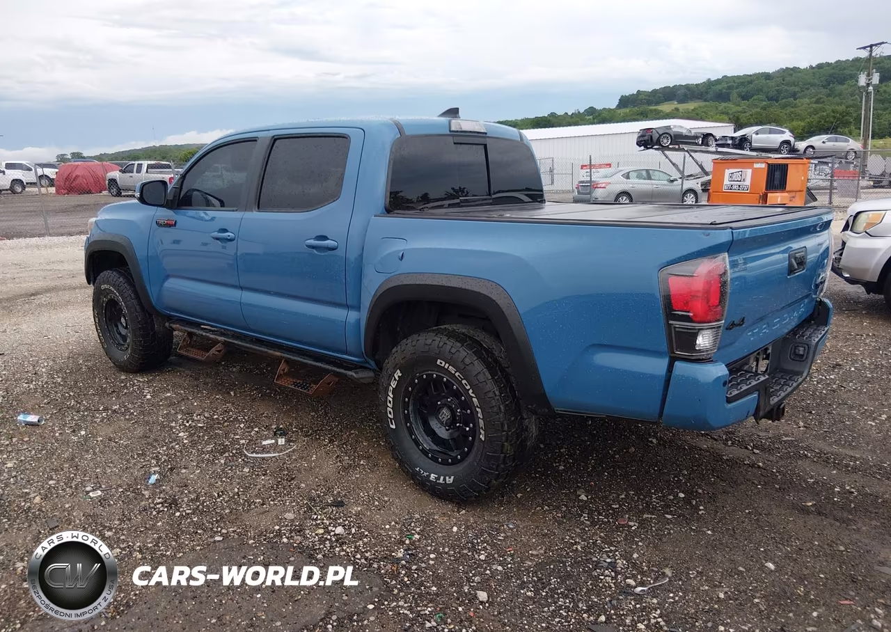 2018 Toyota Tacoma Trd Pro VIN:5TFCZ5AN9JX124318 - 3