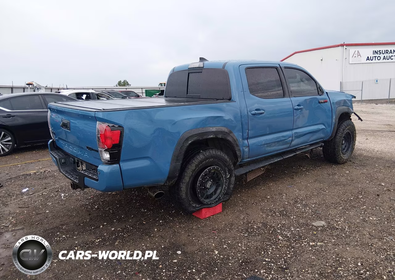 2018 Toyota Tacoma Trd Pro VIN:5TFCZ5AN9JX124318 - 4
