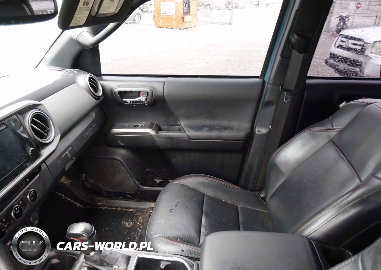 2018 Toyota Tacoma Trd Pro VIN:5TFCZ5AN9JX124318 - 5