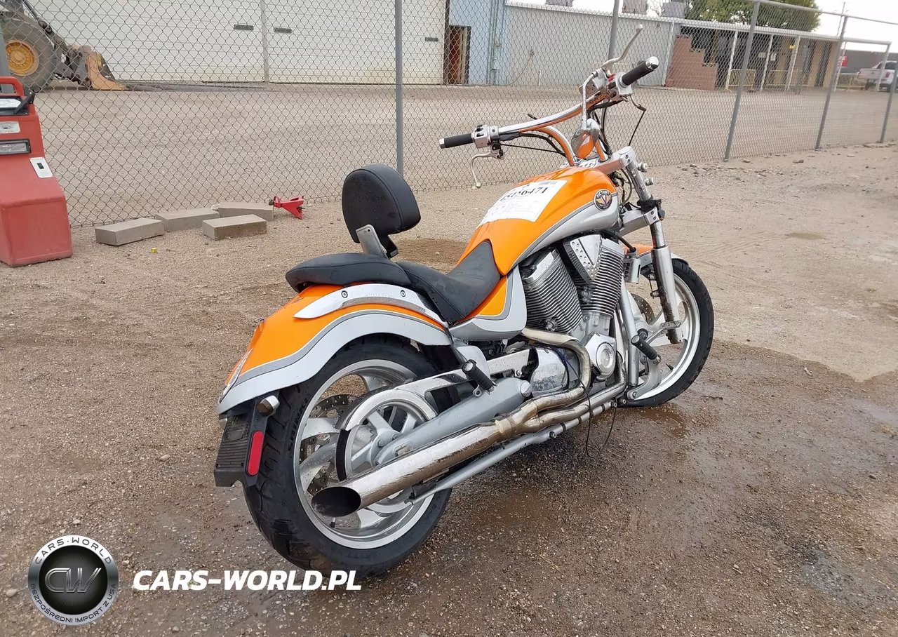 2004 Victory Motorcycles Vegas VIN:5VPGB16D243000435 - 4