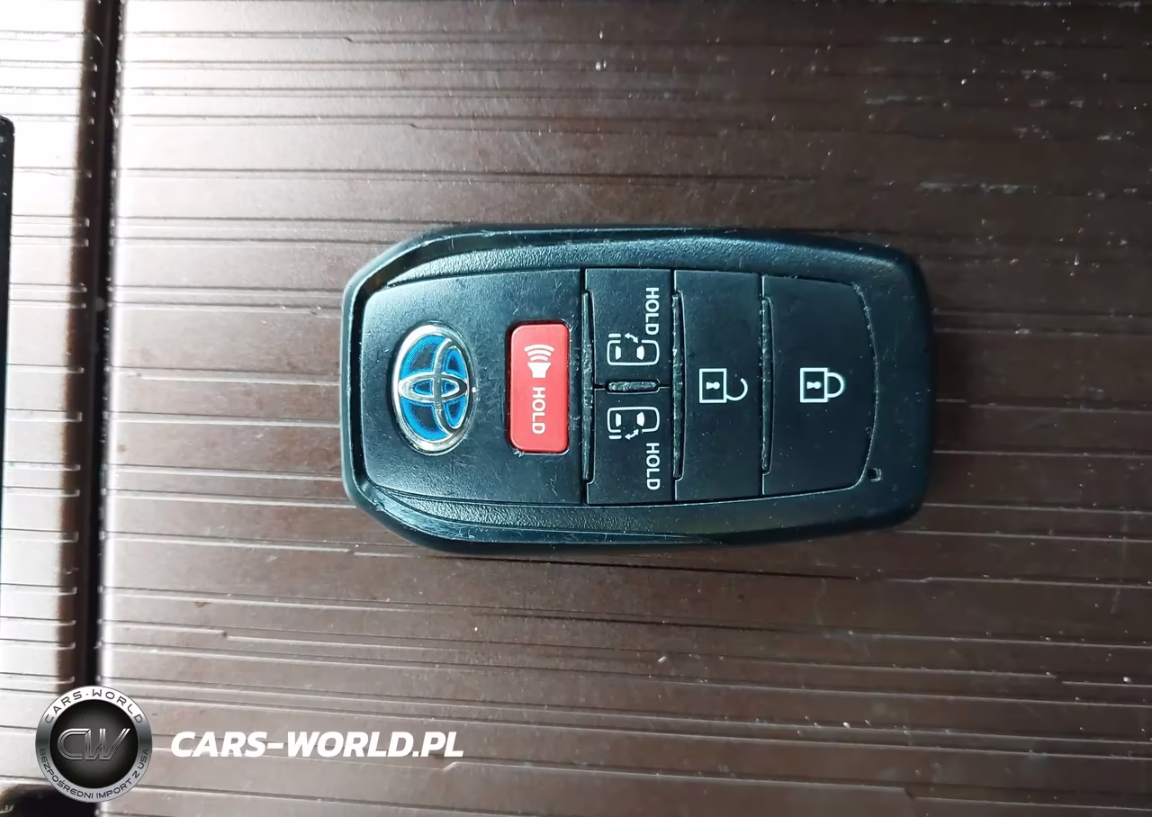 2022 Toyota Sienna Le VIN:5TDKRKEC4NS130087 - 11