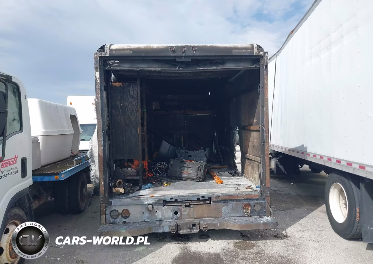 2009 Ford E-450 Cutaway VIN:1FDXE45S79DA10883 - 8