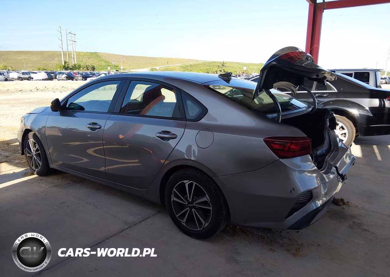 2022 Kia Forte Lxs VIN:3KPF24AD0NE465549 - 15