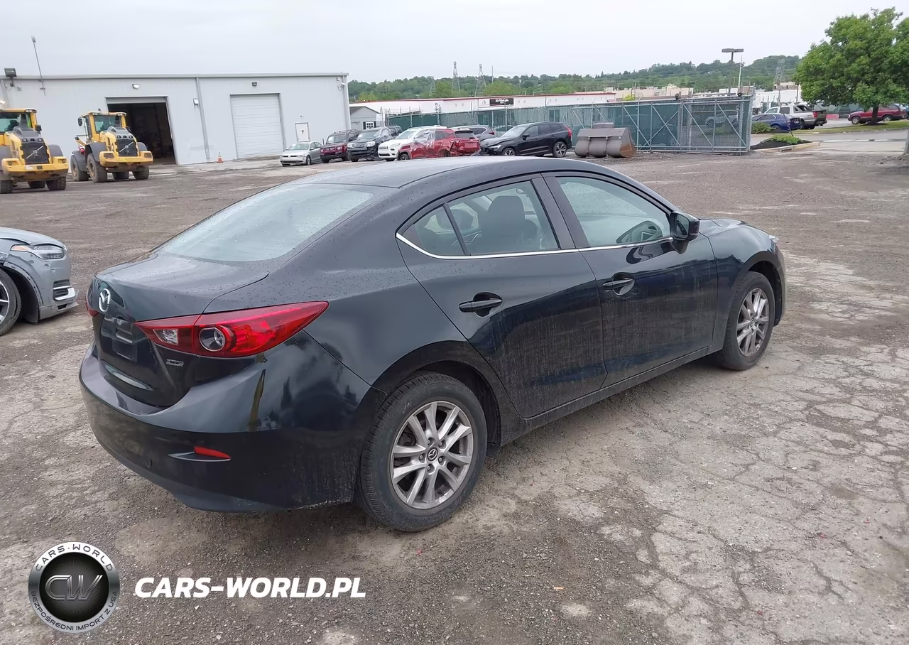 2018 Mazda Mazda3 Sport VIN:3MZBN1U7XJM201892 - 4
