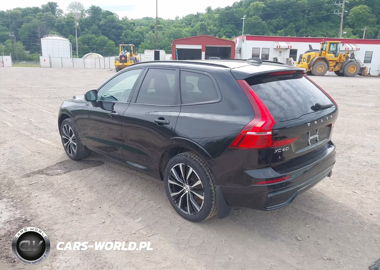2023 Volvo Xc60 B5 Plus Dark Theme VIN:YV4L12RW4P1192490 - 3