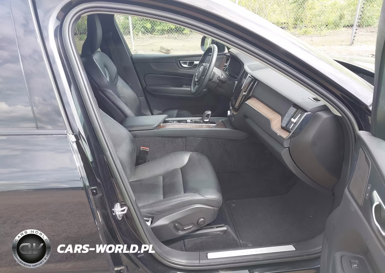 2023 Volvo Xc60 B5 Plus Dark Theme VIN:YV4L12RW4P1192490 - 5