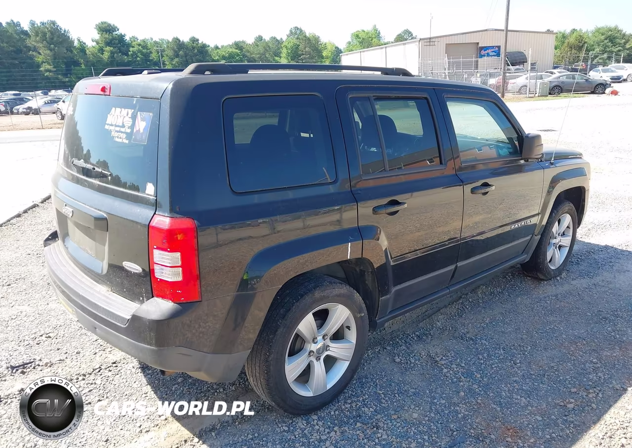 2016 Jeep Patriot Latitude VIN:1C4NJPFA4GD794547 - 4