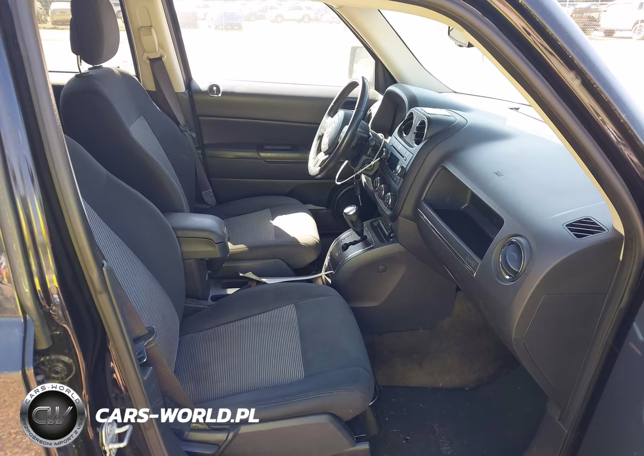 2016 Jeep Patriot Latitude VIN:1C4NJPFA4GD794547 - 5