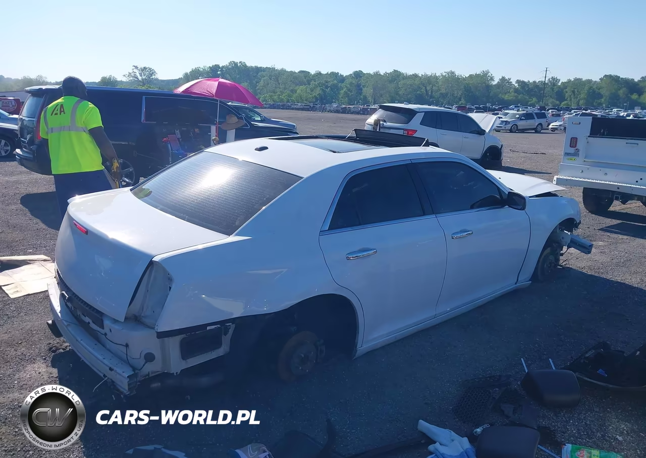 2012 Chrysler 300C Awd VIN:2C3CCAKT0CH197113 - 4