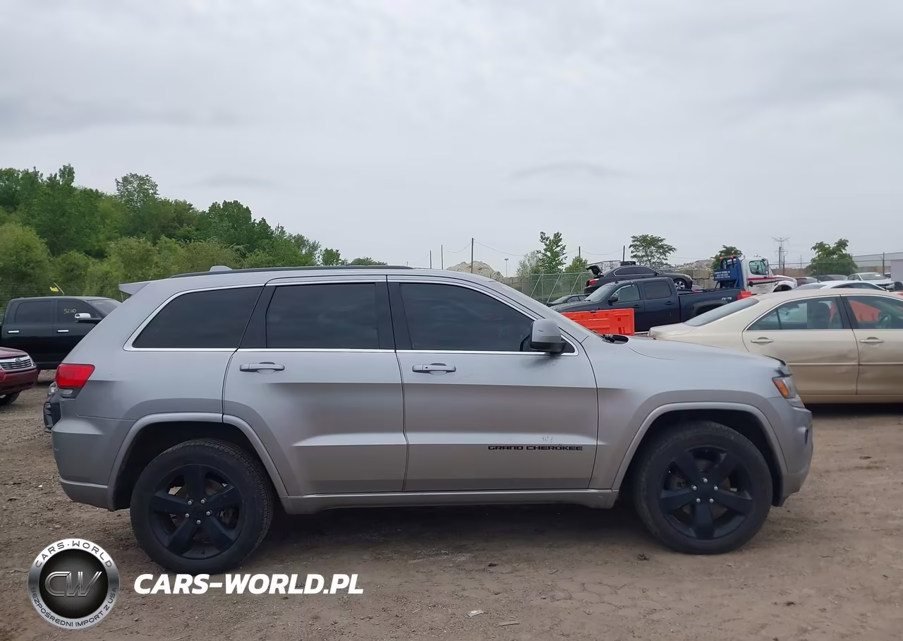 2015 Jeep Grand Cherokee Altitude VIN:1C4RJFAG4FC731640 - 13