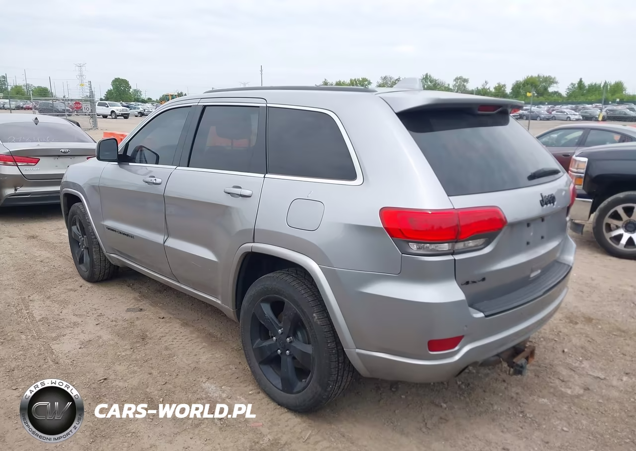 2015 Jeep Grand Cherokee Altitude VIN:1C4RJFAG4FC731640 - 3